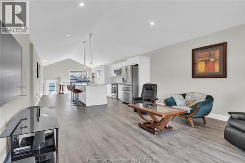 13 Baffin Way, Chatham, ON - Indoor Photo Showing Other Room