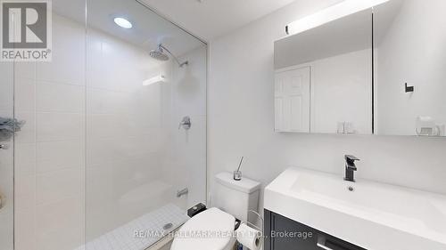605 - 320 Richmond Street E, Toronto, ON - Indoor Photo Showing Bathroom