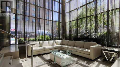 605 - 320 Richmond Street E, Toronto, ON - Indoor