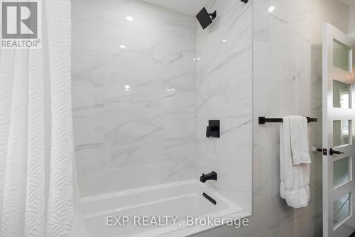 8 Pardo Court, Scugog, ON - Indoor Photo Showing Bathroom