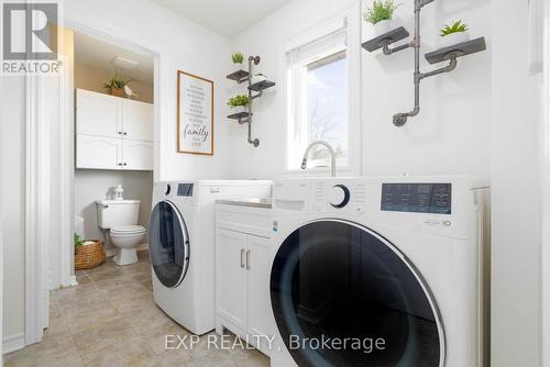 Convenient Main Floor Laundry - 8 Pardo Court, Scugog, ON - Indoor Photo Showing Laundry Room