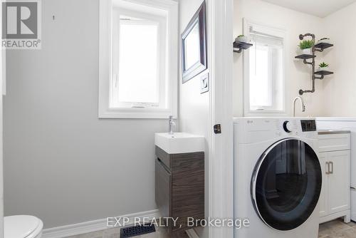 3-Piece Bathroom - 8 Pardo Court, Scugog, ON - Indoor Photo Showing Laundry Room