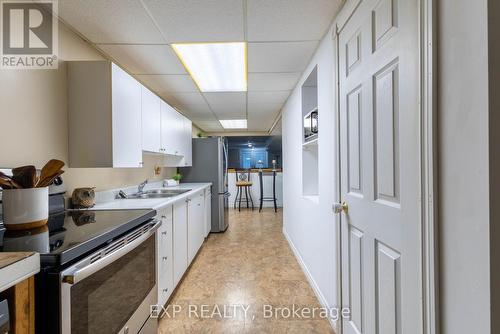 8 Pardo Court, Scugog, ON - Indoor Photo Showing Kitchen With Double Sink