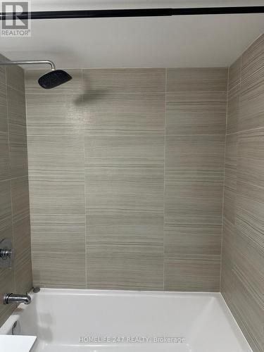 1508 - 2152 Lawrence Avenue E, Toronto, ON - Indoor Photo Showing Bathroom