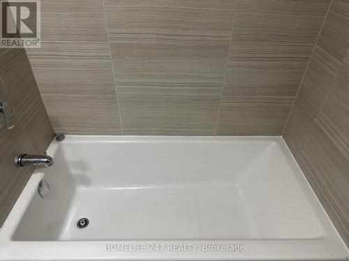 1508 - 2152 Lawrence Avenue E, Toronto, ON - Indoor Photo Showing Bathroom