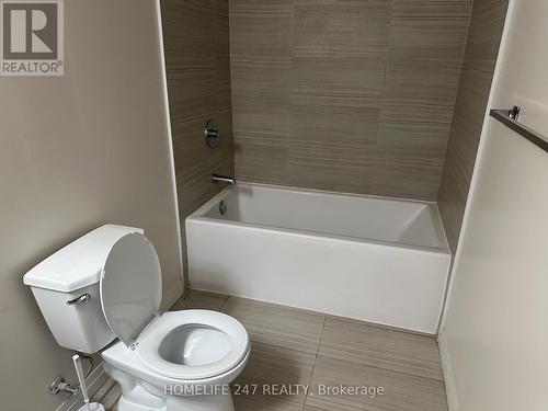 1508 - 2152 Lawrence Avenue E, Toronto, ON - Indoor Photo Showing Bathroom