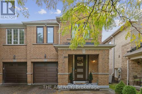 908 OAKTREE CRESCENT  Newmarket, ON L3X 2Z1