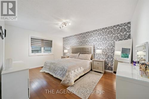 908 Oaktree Crescent, Newmarket, ON - Indoor Photo Showing Bedroom