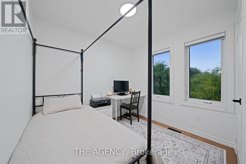 908 Oaktree Crescent, Newmarket, ON - Indoor