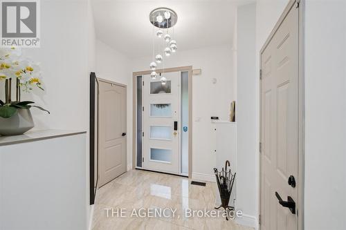 908 Oaktree Crescent, Newmarket, ON - Indoor Photo Showing Other Room