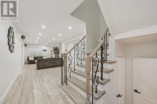 908 Oaktree Crescent, Newmarket, ON - Indoor Photo Showing Other Room