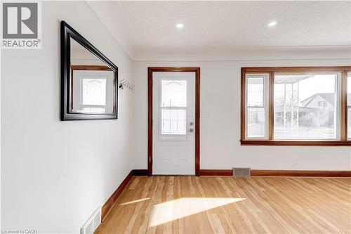 Foyer - 662 Harriet Street Unit# Upper, Welland, ON - Indoor Photo Showing Other Room