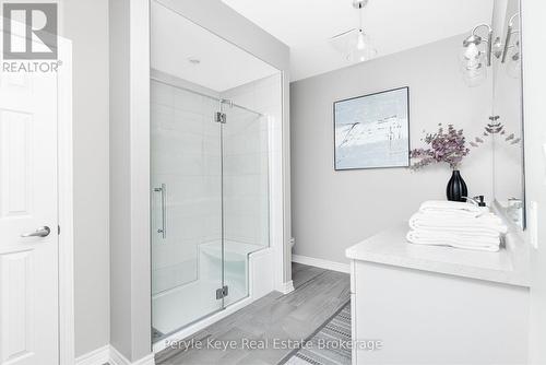 19 Serenity Place Crescent, Huntsville (Chaffey), ON - Indoor Photo Showing Bathroom