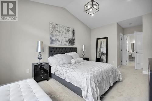 2662 Buroak Drive, London North (North S), ON - Indoor Photo Showing Bedroom