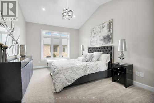 2662 Buroak Drive, London North (North S), ON - Indoor Photo Showing Bedroom