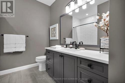 2662 Buroak Drive, London North (North S), ON - Indoor Photo Showing Bathroom