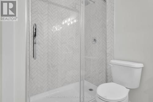 2668 Buroak Drive, London North (North S), ON - Indoor Photo Showing Bathroom