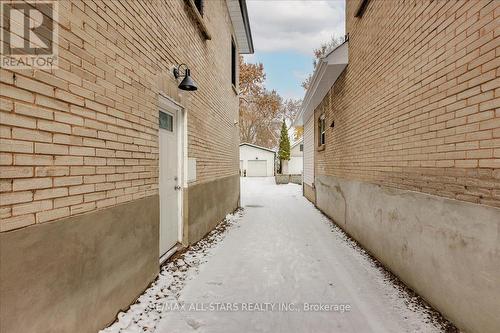 Lower Unit - 387 Ontario Street, Newmarket, ON - Outdoor With Exterior