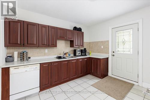 Lower Unit - 387 Ontario Street, Newmarket, ON - Indoor Photo Showing Kitchen