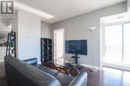 1809 - 179 Metcalfe Street, Ottawa, ON - Indoor Photo Showing Living Room
