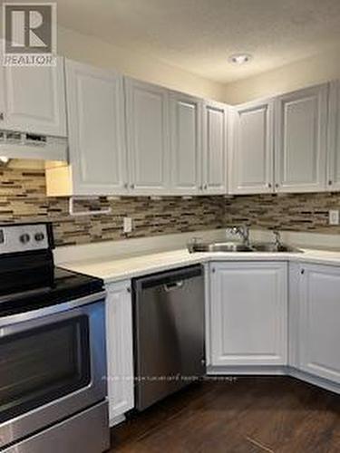 587 Oxbow Crescent, Collingwood, ON - Indoor Photo Showing Kitchen With Double Sink
