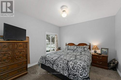 1069 County Rd 9, Greater Napanee (Greater Napanee), ON - Indoor Photo Showing Bedroom