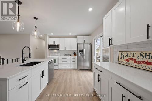 18 Hawthorn Crescent, North Middlesex (Nairn), ON - Indoor Photo Showing Kitchen With Double Sink With Upgraded Kitchen