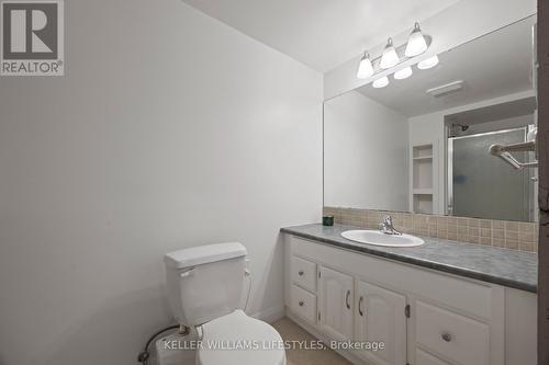 18 Hawthorn Crescent, North Middlesex (Nairn), ON - Indoor Photo Showing Bathroom