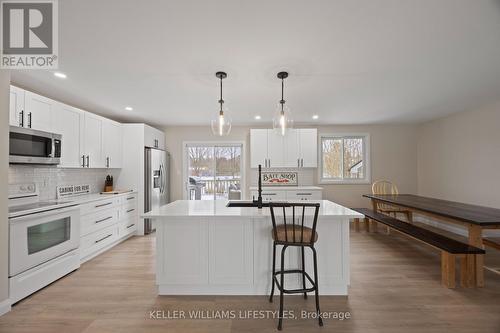 18 Hawthorn Crescent, North Middlesex (Nairn), ON - Indoor Photo Showing Kitchen