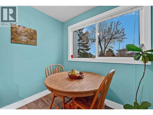 715 Leathead Road Unit# 142, Kelowna, BC - Indoor Photo Showing Dining Room