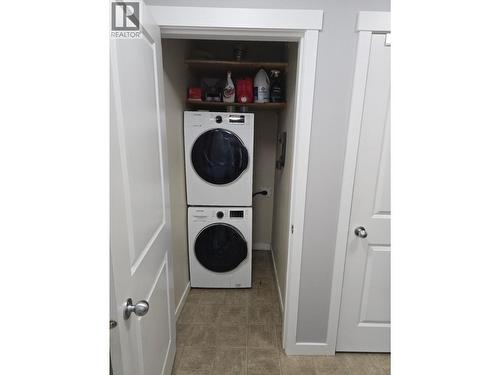 1479 Glenmore Road N Unit# 308, Kelowna, BC - Indoor Photo Showing Laundry Room