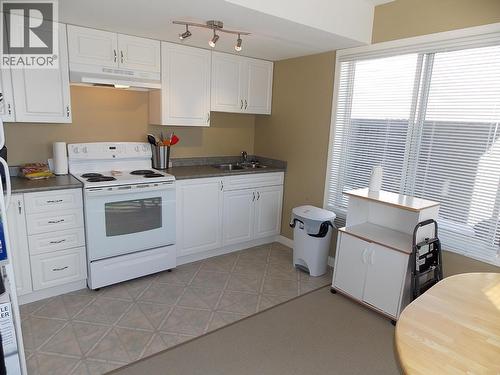 344 Mandarino Place, Williams Lake, BC - Indoor Photo Showing Kitchen With Double Sink