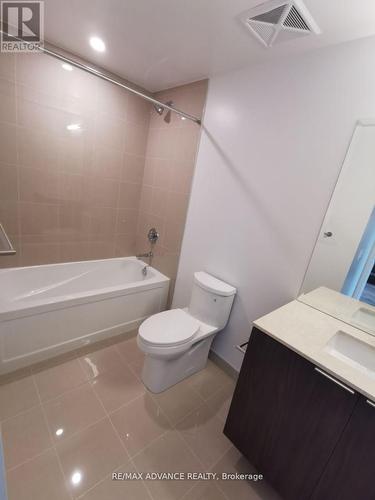 1104 - 15 Queens Quay E, Toronto, ON - Indoor Photo Showing Bathroom