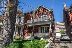3 - 179 MARKHAM STREET  Toronto, ON M6J 2G7