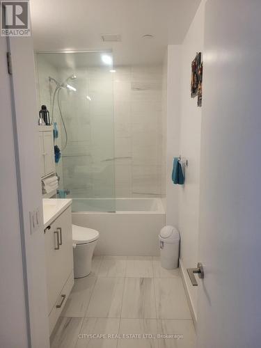 511 - 38 Honeycrisp Crescent, Vaughan, ON - Indoor Photo Showing Bathroom