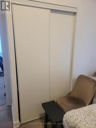 511 - 38 Honeycrisp Crescent, Vaughan, ON - Indoor