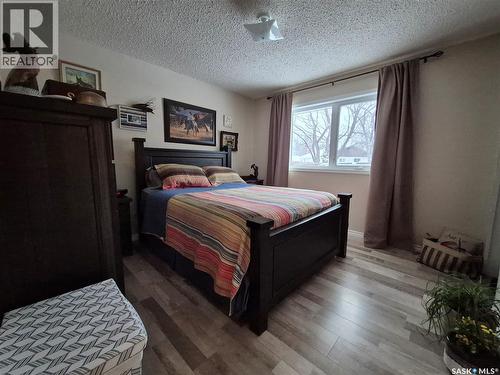 214 Clinton Place, Swift Current, SK - Indoor Photo Showing Bedroom