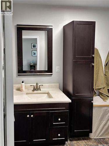 302 Persson Street, Stockholm, SK - Indoor Photo Showing Bathroom