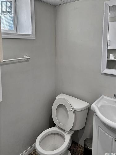 302 Persson Street, Stockholm, SK - Indoor Photo Showing Bathroom