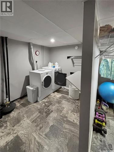 302 Persson Street, Stockholm, SK - Indoor Photo Showing Laundry Room