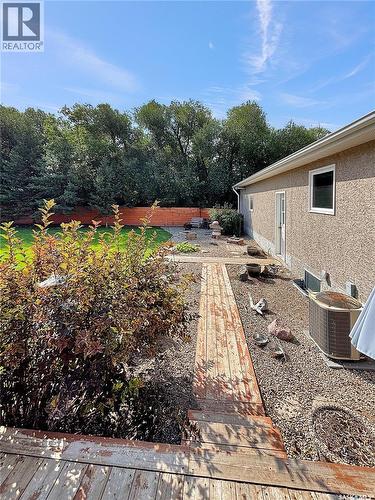 302 Persson Street, Stockholm, SK - Outdoor