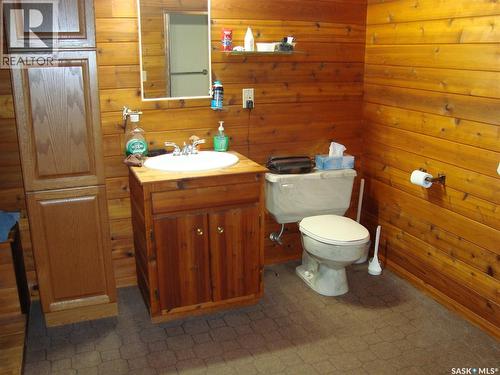 111 2Nd Street E, Kyle, SK - Indoor Photo Showing Bathroom