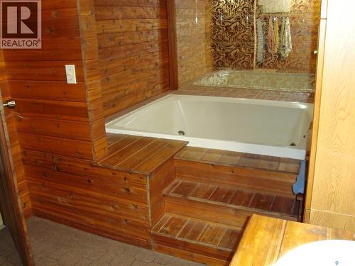 111 2Nd Street E, Kyle, SK - Indoor Photo Showing Bathroom