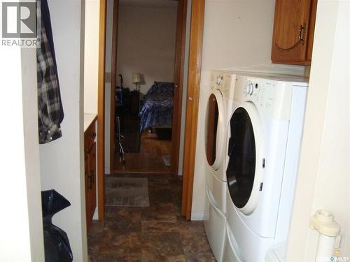 111 2Nd Street E, Kyle, SK - Indoor Photo Showing Laundry Room