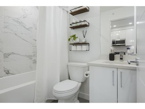 106 5504 Brydon Crescent, Langley, BC - Indoor Photo Showing Bathroom