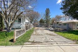 305 OSHAWA BOULEVARD S Oshawa (Central), ON L1H 5R9