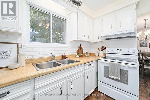 7 Judy Court, Markham (Markham Village), ON - Indoor Photo Showing Kitchen With Double Sink