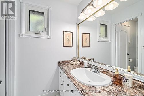 7 Judy Court, Markham (Markham Village), ON - Indoor Photo Showing Bathroom