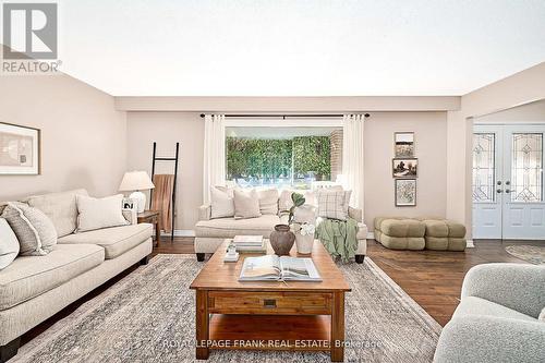 7 Judy Court, Markham (Markham Village), ON - Indoor Photo Showing Living Room