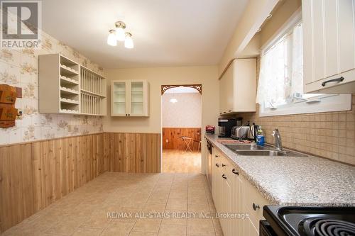 13 Janet Drive, Kawartha Lakes (Janetville), ON - Indoor Photo Showing Kitchen With Double Sink